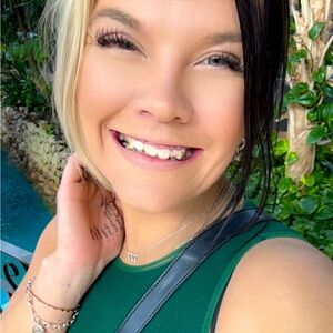 Meet your Posher, Carlie